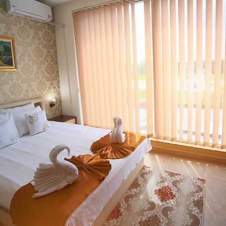 Garni Hotel Saradis Kruševac Esterno foto