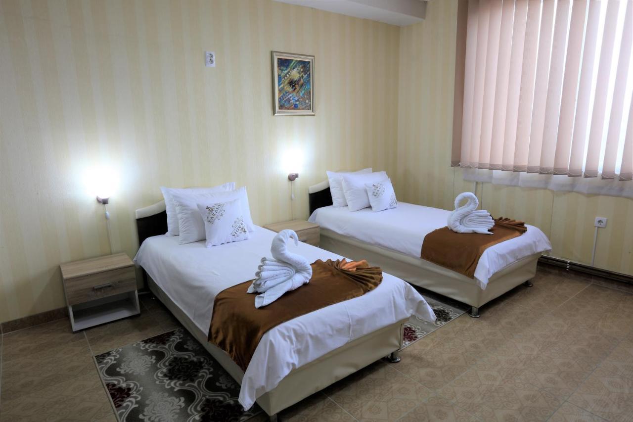 Garni Hotel Saradis Kruševac Esterno foto