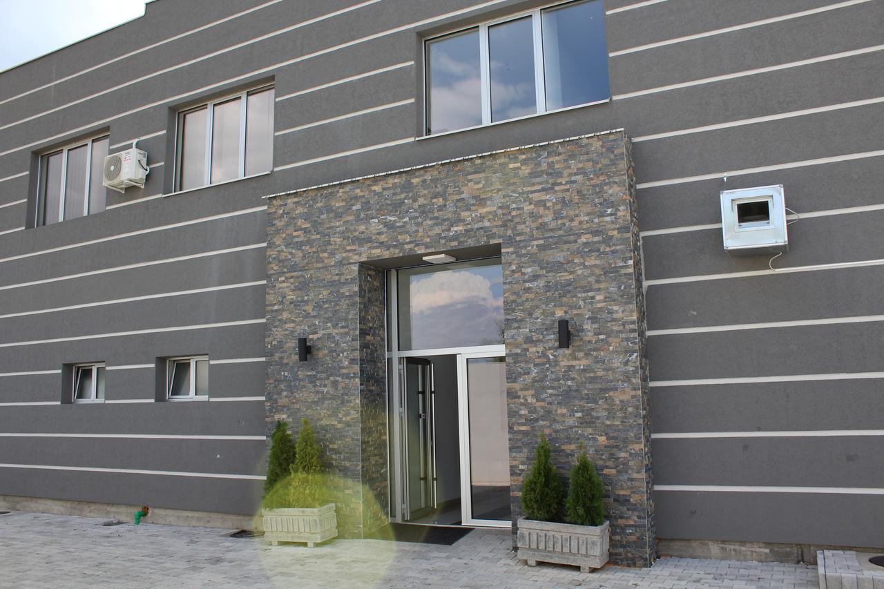 Garni Hotel Saradis Kruševac Esterno foto