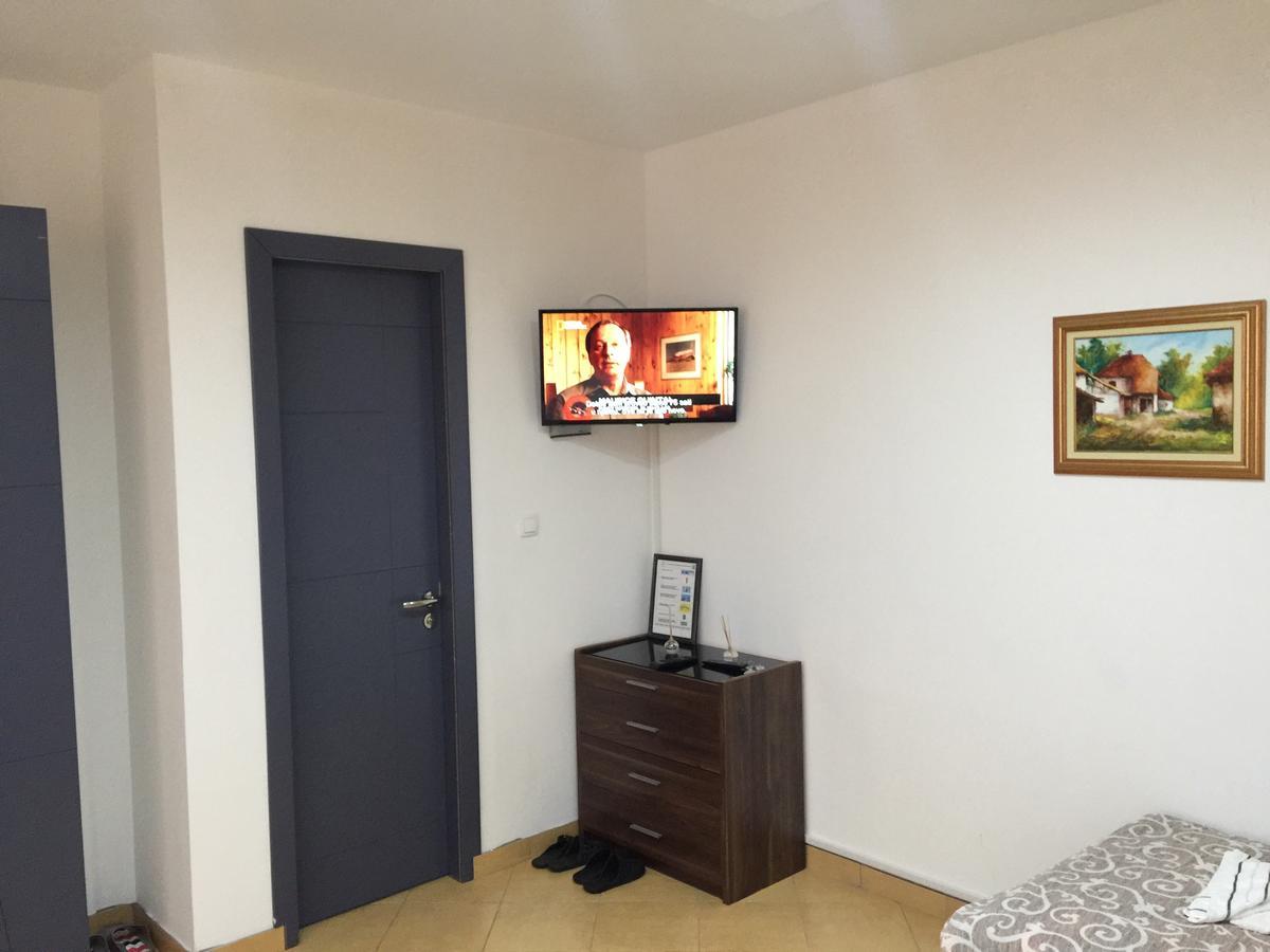 Garni Hotel Saradis Kruševac Esterno foto