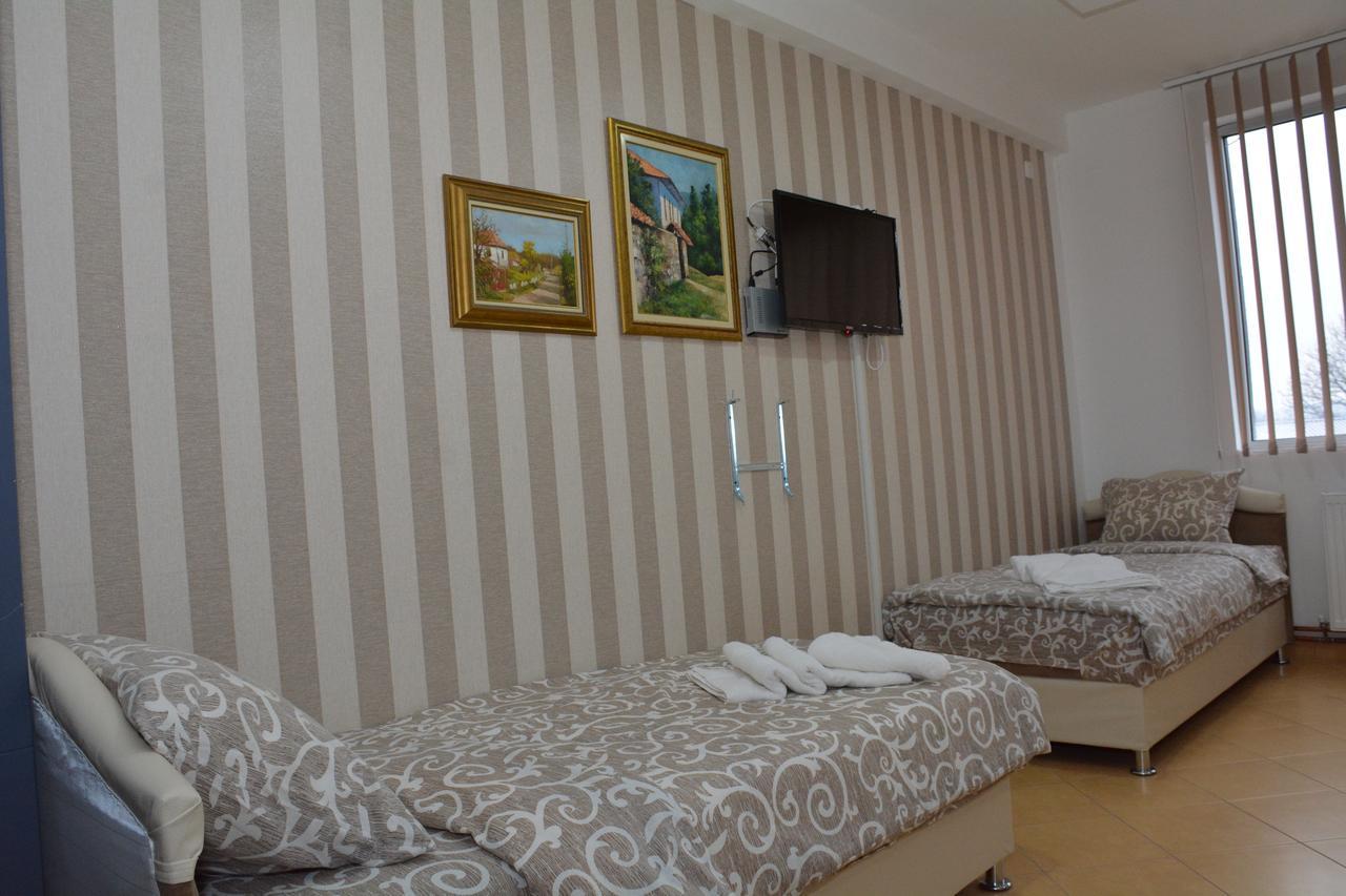 Garni Hotel Saradis Kruševac Esterno foto