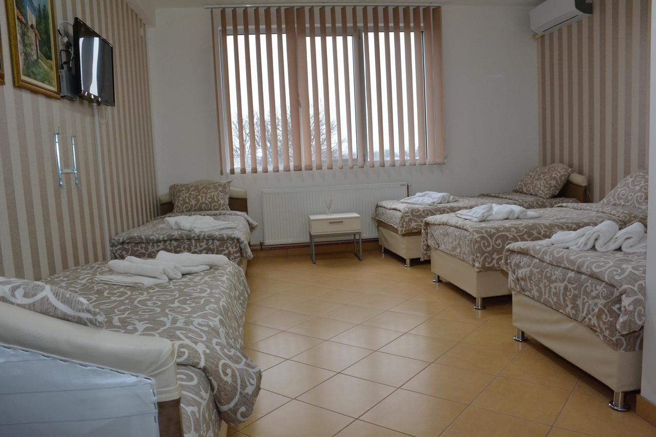Garni Hotel Saradis Kruševac Esterno foto