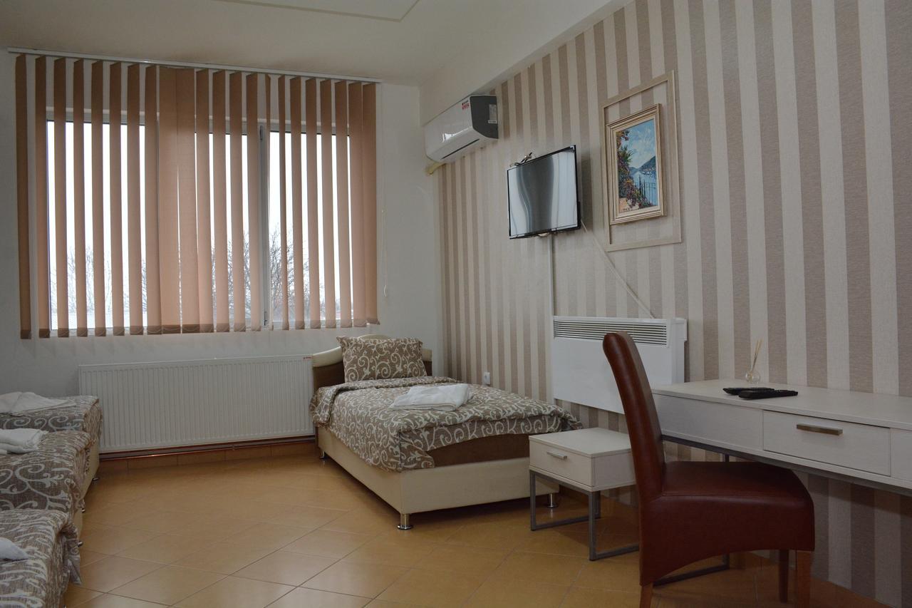 Garni Hotel Saradis Kruševac Esterno foto