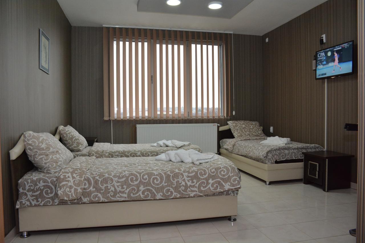 Garni Hotel Saradis Kruševac Esterno foto