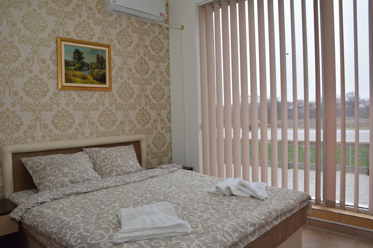 Garni Hotel Saradis Kruševac Esterno foto