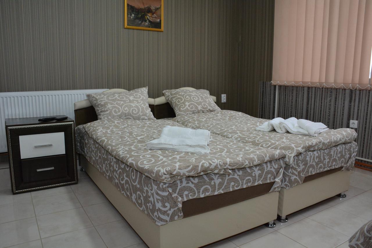 Garni Hotel Saradis Kruševac Esterno foto