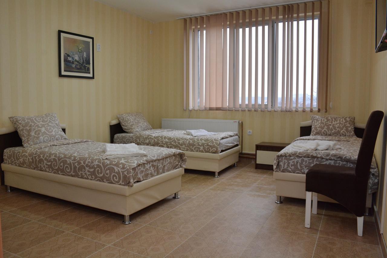 Garni Hotel Saradis Kruševac Esterno foto