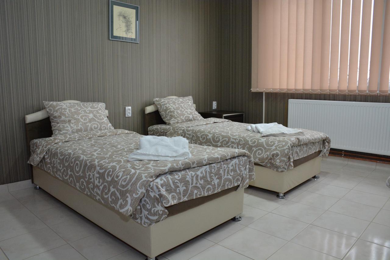 Garni Hotel Saradis Kruševac Esterno foto