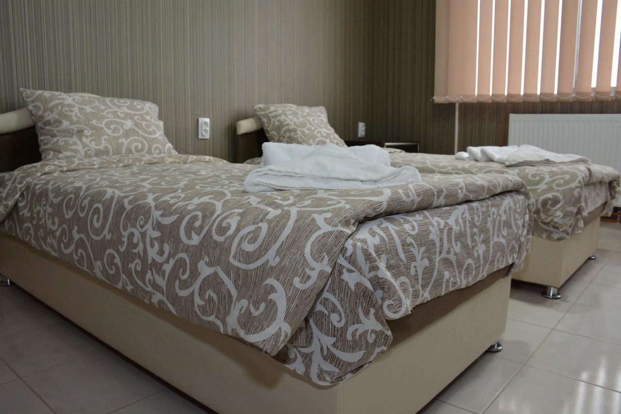 Garni Hotel Saradis Kruševac Esterno foto