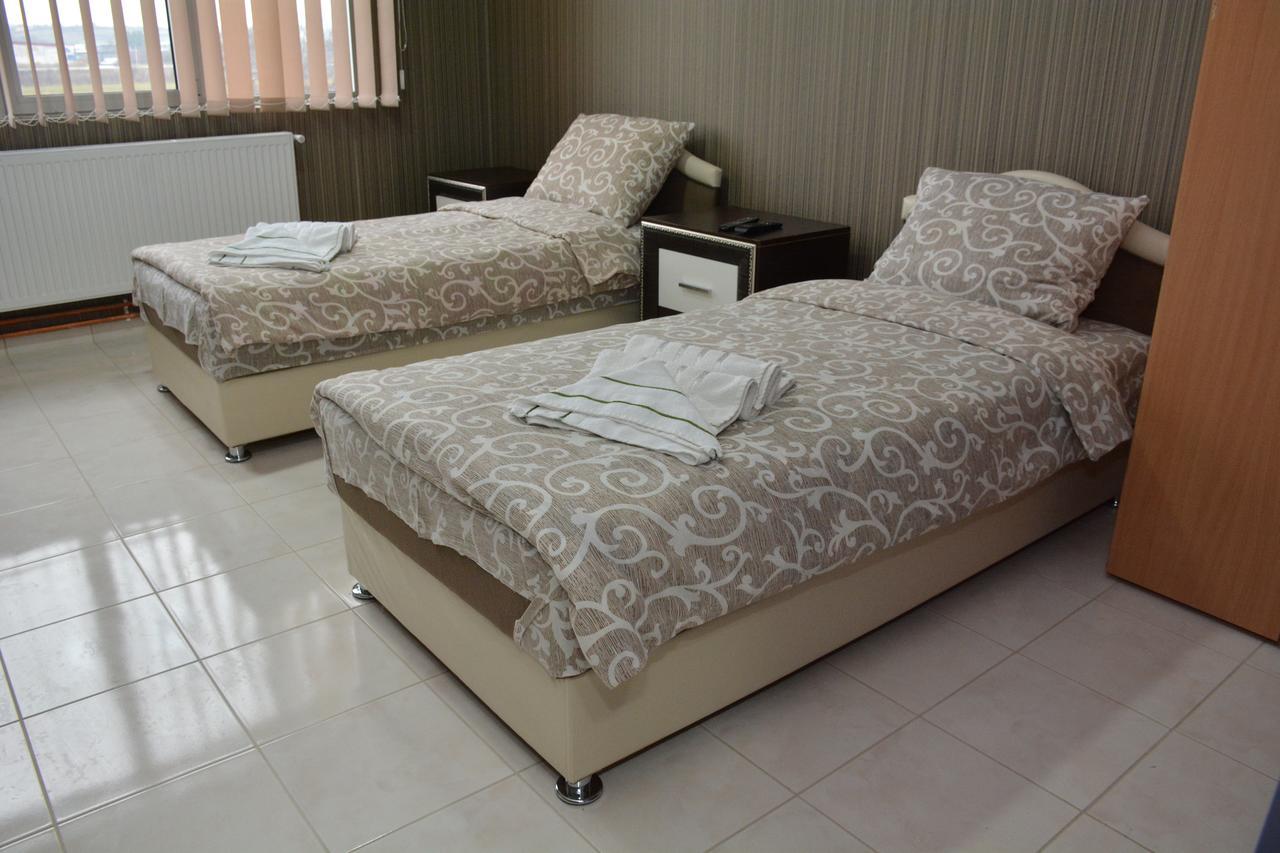 Garni Hotel Saradis Kruševac Esterno foto