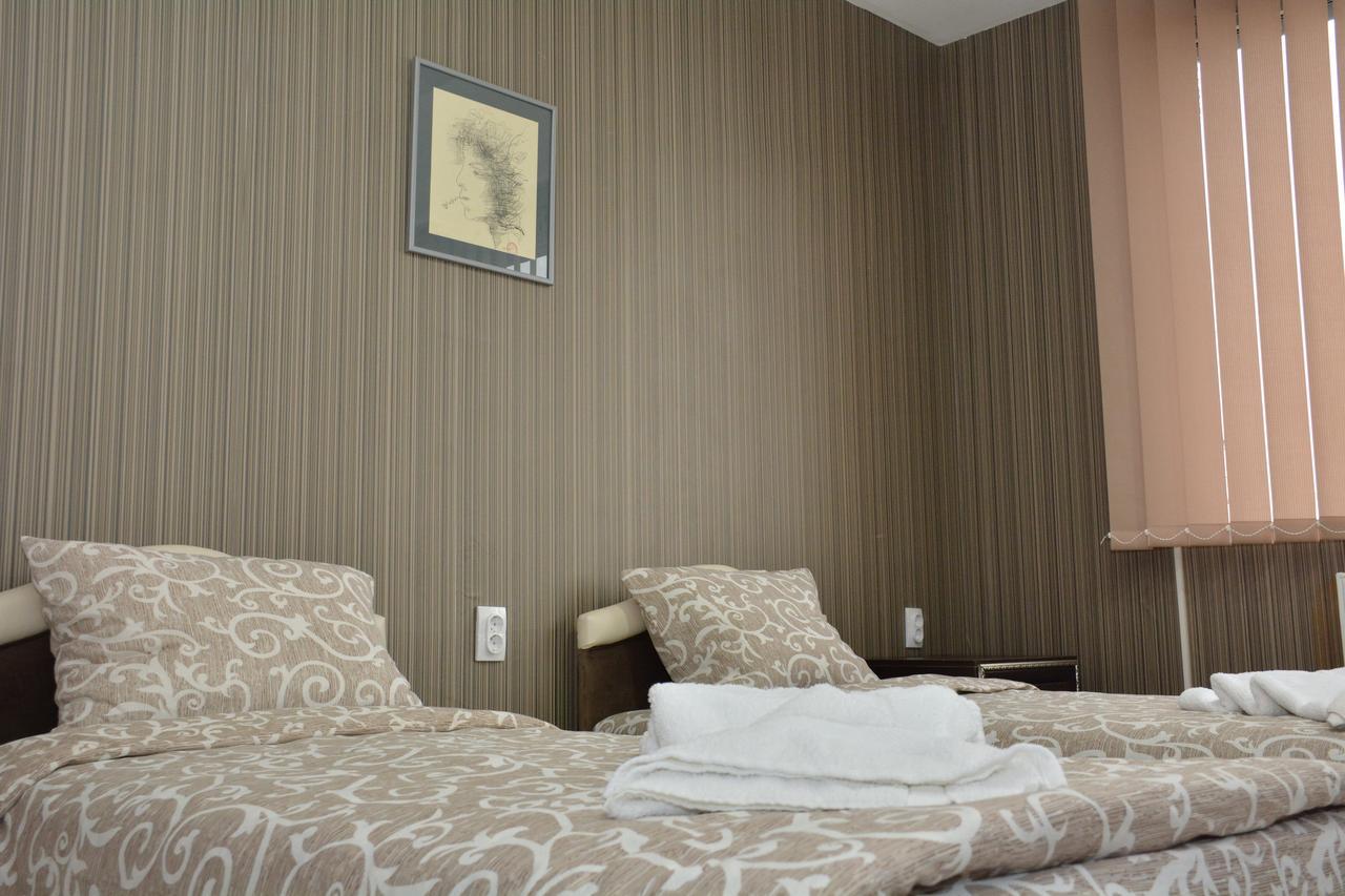 Garni Hotel Saradis Kruševac Esterno foto