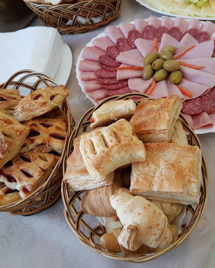 Garni Hotel Saradis Kruševac Esterno foto