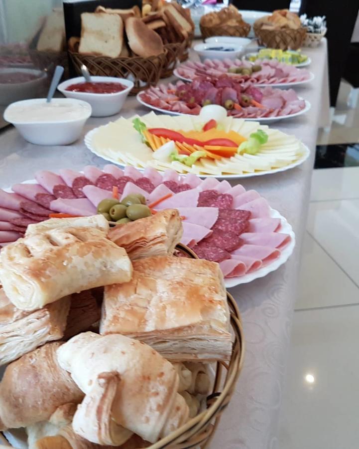 Garni Hotel Saradis Kruševac Esterno foto