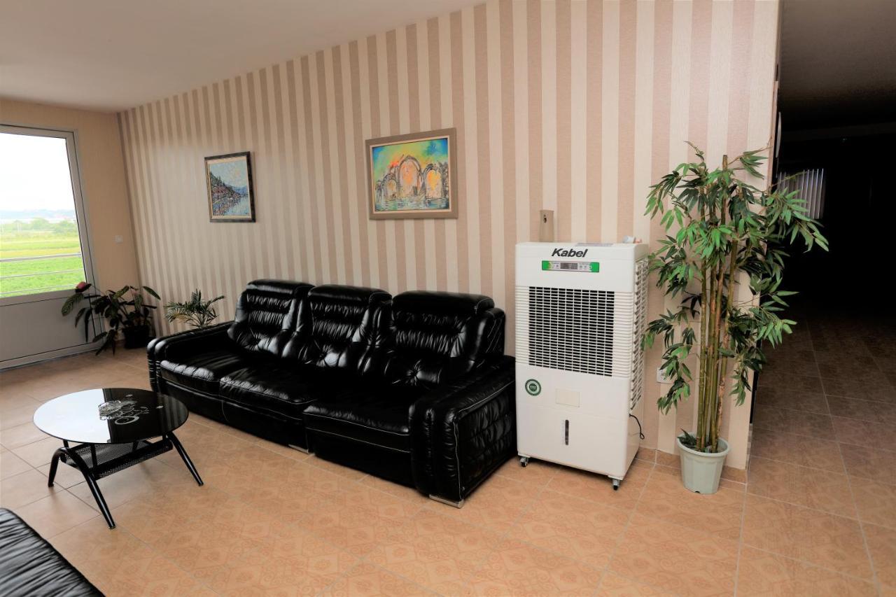 Garni Hotel Saradis Kruševac Esterno foto